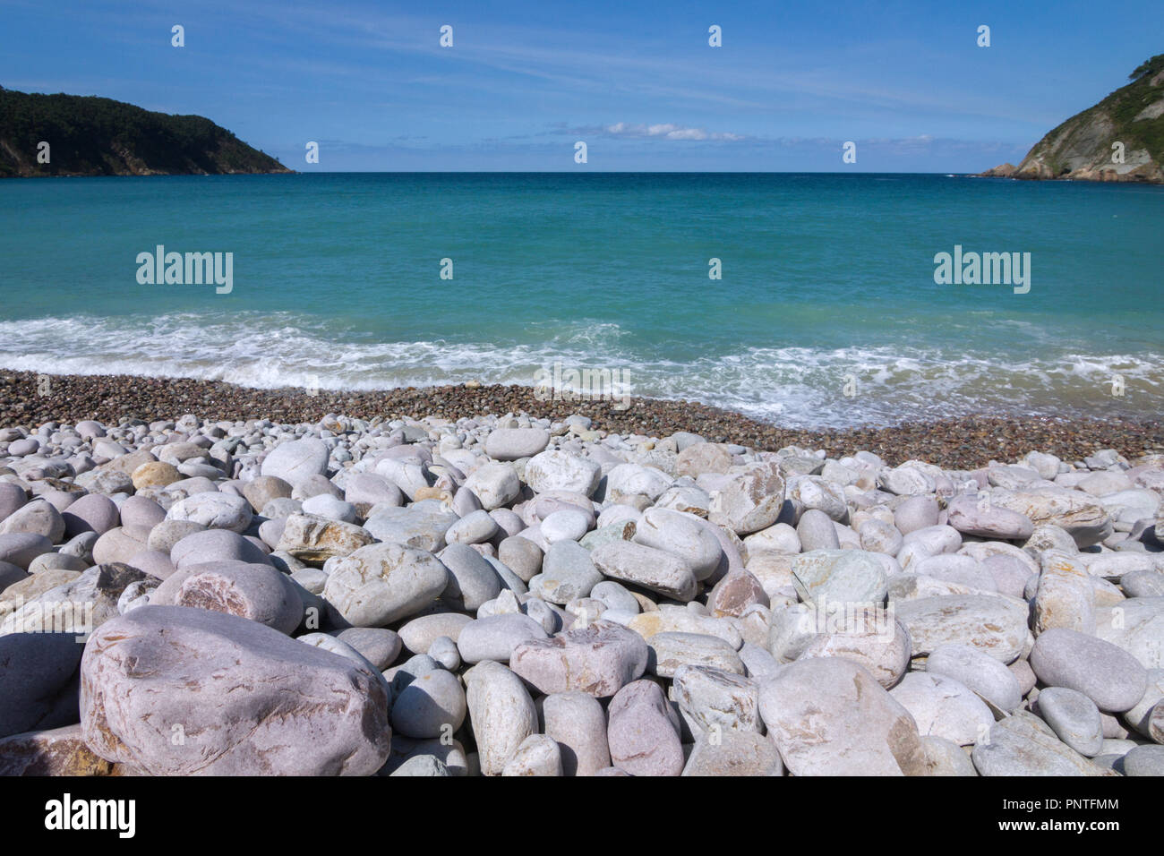 Sand pebbles beach turquoise hi-res stock photography and images - Alamy