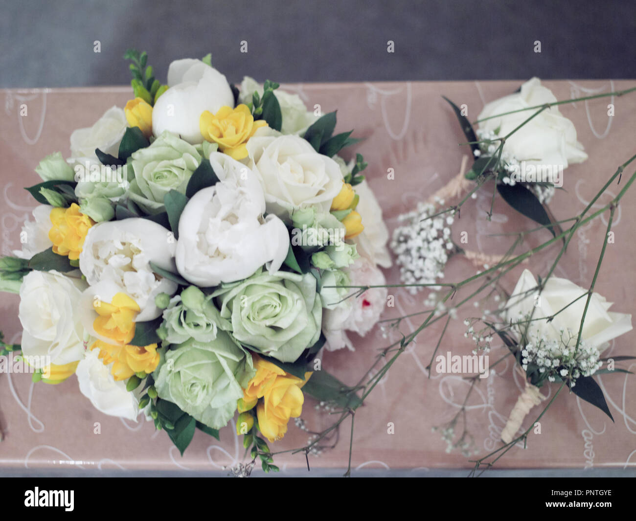 Mono bouquet hi-res stock photography and images - Alamy