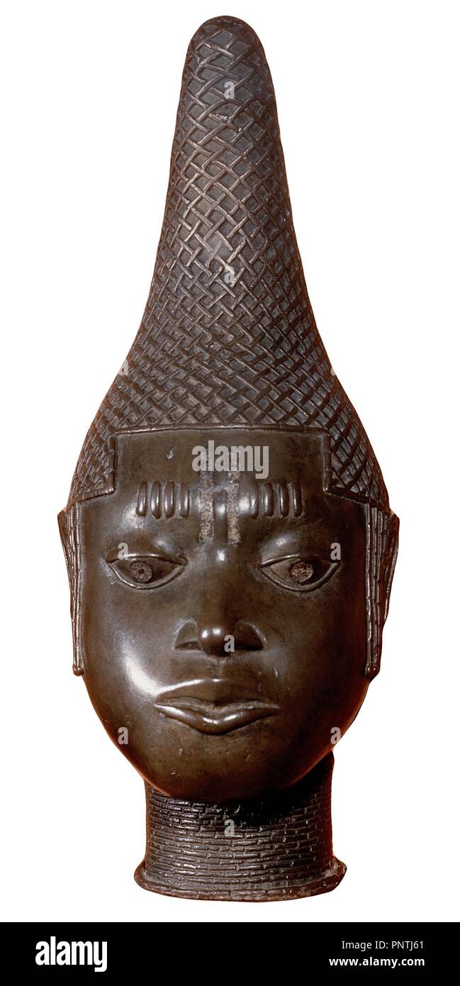 CABEZA EN BRONCE - SIGLO XVI - REINO DE BENIN - ARTE GUINEANO. Location: BRITISH MUSEUM. LONDON. ENGLAND. Stock Photo