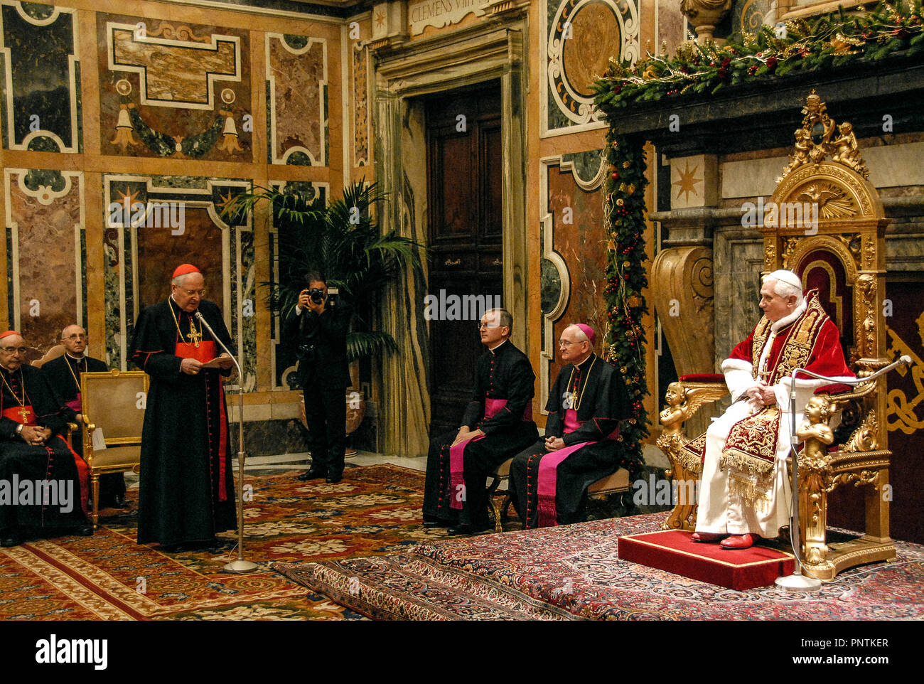 Vatican City -21/12/2007 - Pope Benedict XVI - ADDRESS OF HIS HOLINESS BENEDICT XVI TO THE ROMAN CURIA ON THE OCCASION OF THE PRESENTATION OF THE CHRISTMAS GREETINGS - Sala Clementina Stock Photo