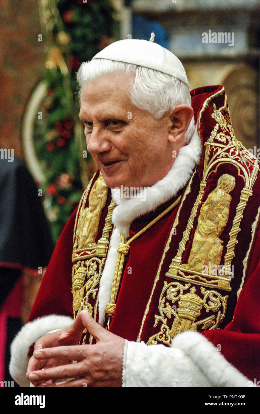 Vatican City -21/12/2007 - Pope Benedict XVI - ADDRESS OF HIS HOLINESS BENEDICT XVI TO THE ROMAN CURIA ON THE OCCASION OF THE PRESENTATION OF THE CHRISTMAS GREETINGS - Sala Clementina Stock Photo