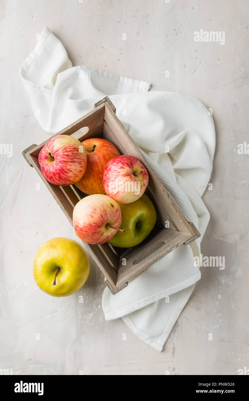 Decorative wooden box with red and green ripe apples Stock Photo - Alamy