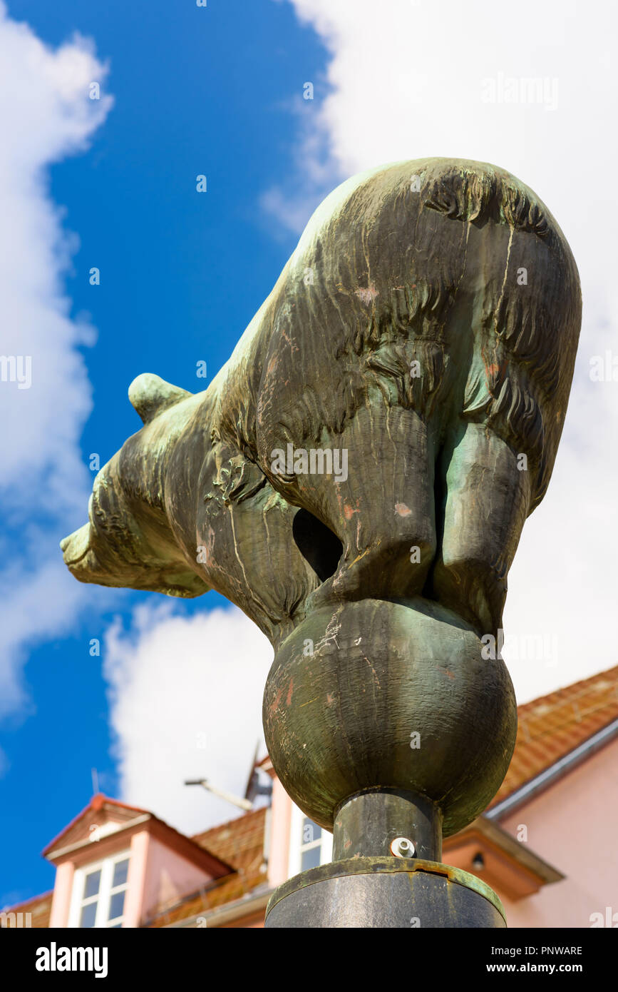 The bear sculpture on the Bärenplatz at the Gutach in the village Hornberg in the Black Forest Stock Photo