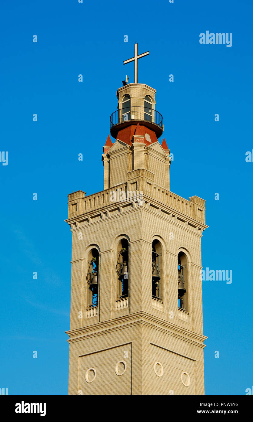 Torre-campanario de una iglesia cristiana. Shkodra. República de Albania. Stock Photo