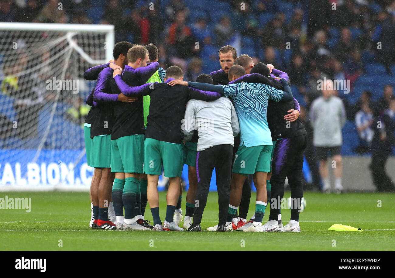 Tottenham Hotspur's Harry Kane (centre back) and team mates huddle prior to the Premier League match at the AMEX Stadium, Brighton. PRESS ASSOCIATION Photo. Picture date: Saturday September 22, 2018. See PA story SOCCER Brighton. Photo credit should read: Steven Paston/PA Wire. RESTRICTIONS: No use with unauthorised audio, video, data, fixture lists, club/league logos or 'live' services. Online in-match use limited to 120 images, no video emulation. No use in betting, games or single club/league/player publications. Stock Photo