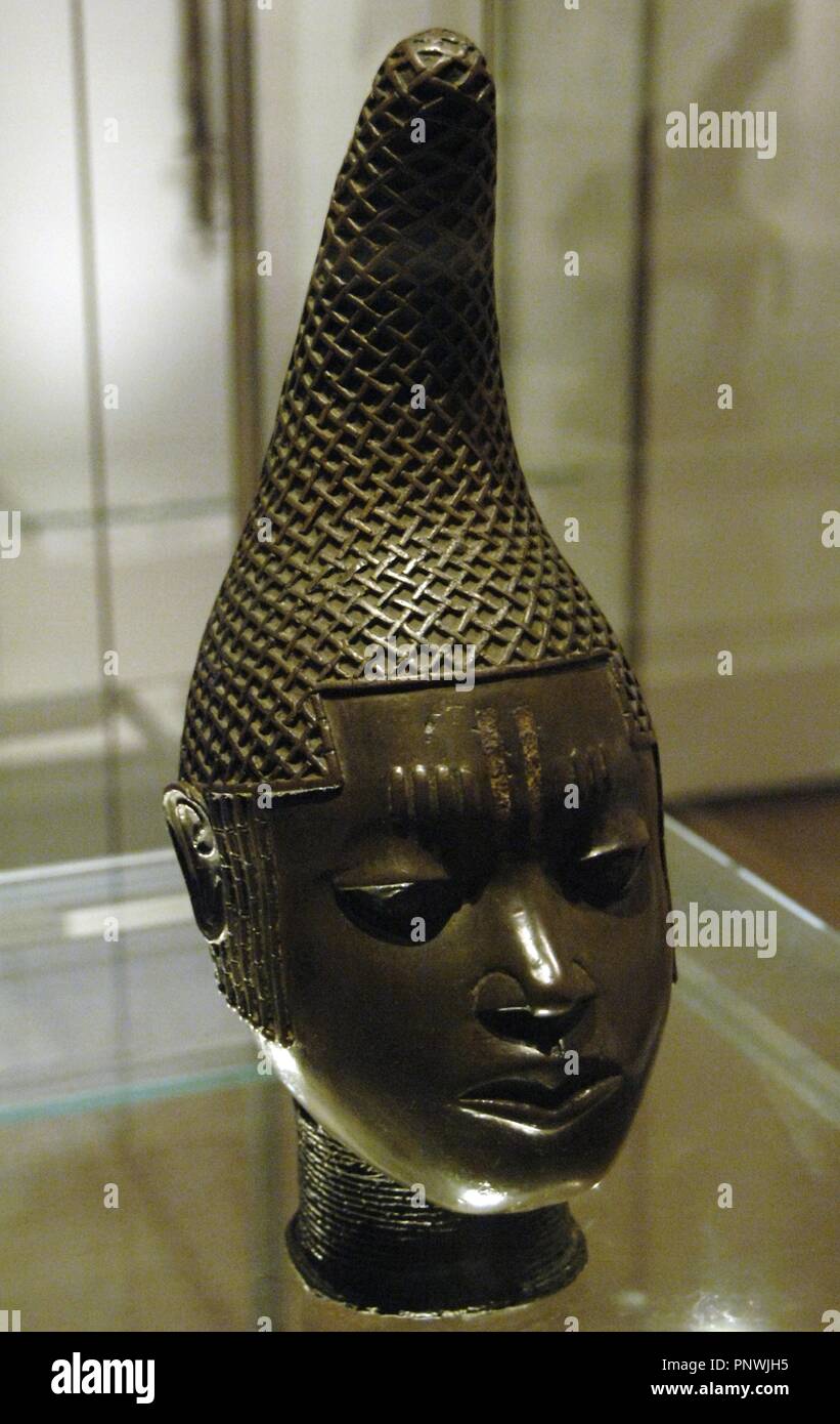 ARTE AFRICANO. NIGERIA. S. XVI. CABEZA DE UNA REINA MADRE. Bronce. Reino de Benín. Museo Británico. Londres. Inglaterra. Reino Unido. Stock Photo