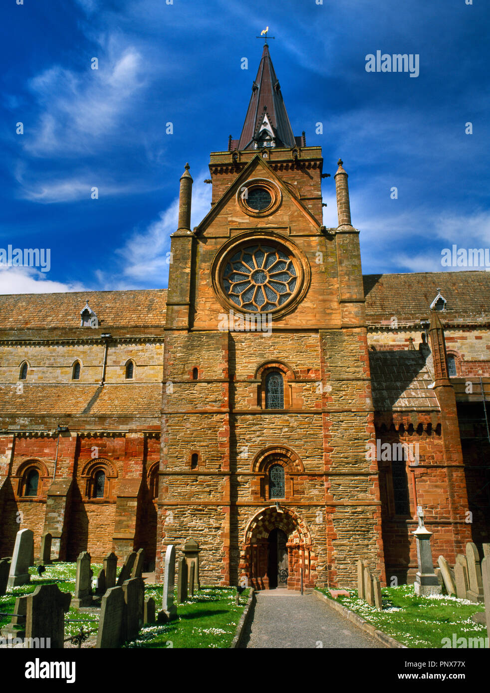 Exterior view looking N at S transept & central tower of St Magnus Cathedral, Kirkwall, Orkney, Scotland, UK, founded 1137 by Earl Rognvald Kolsson. Stock Photo