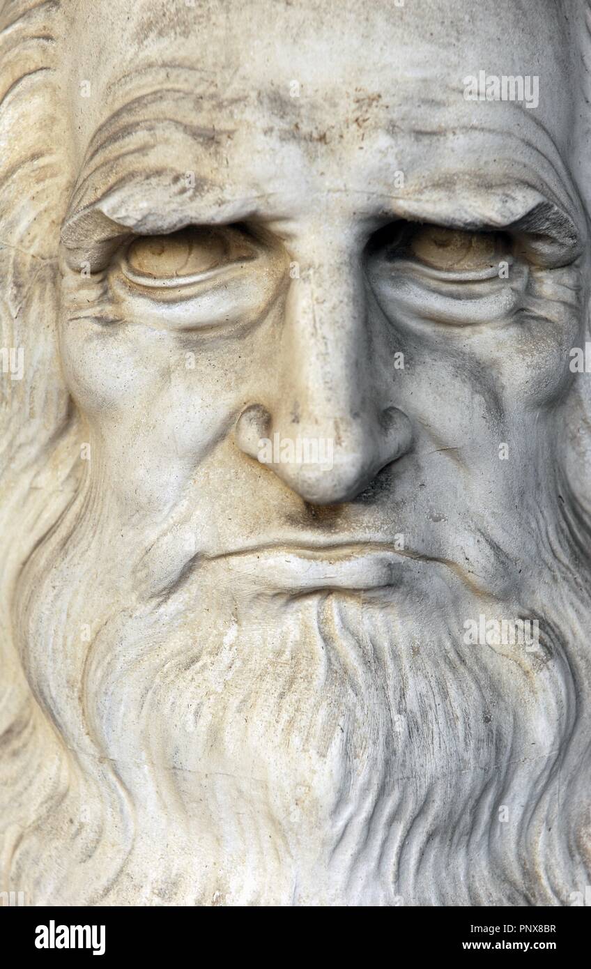 Leonardo da Vinci (1452-1519). Italian Renaissance polymath. Bust. Detail. Courtyard of  Pinacoteca Ambrosiana. Milan. Italy. Stock Photo