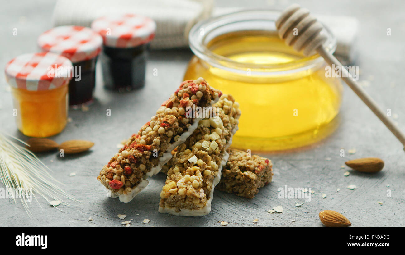 Cereal breakfast granola bars hi-res stock photography and images - Alamy