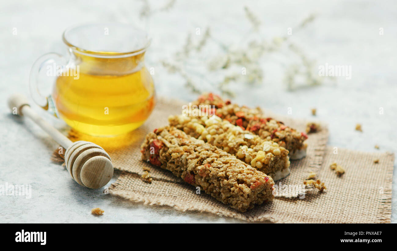 Crunchy cereal bars hi-res stock photography and images - Alamy
