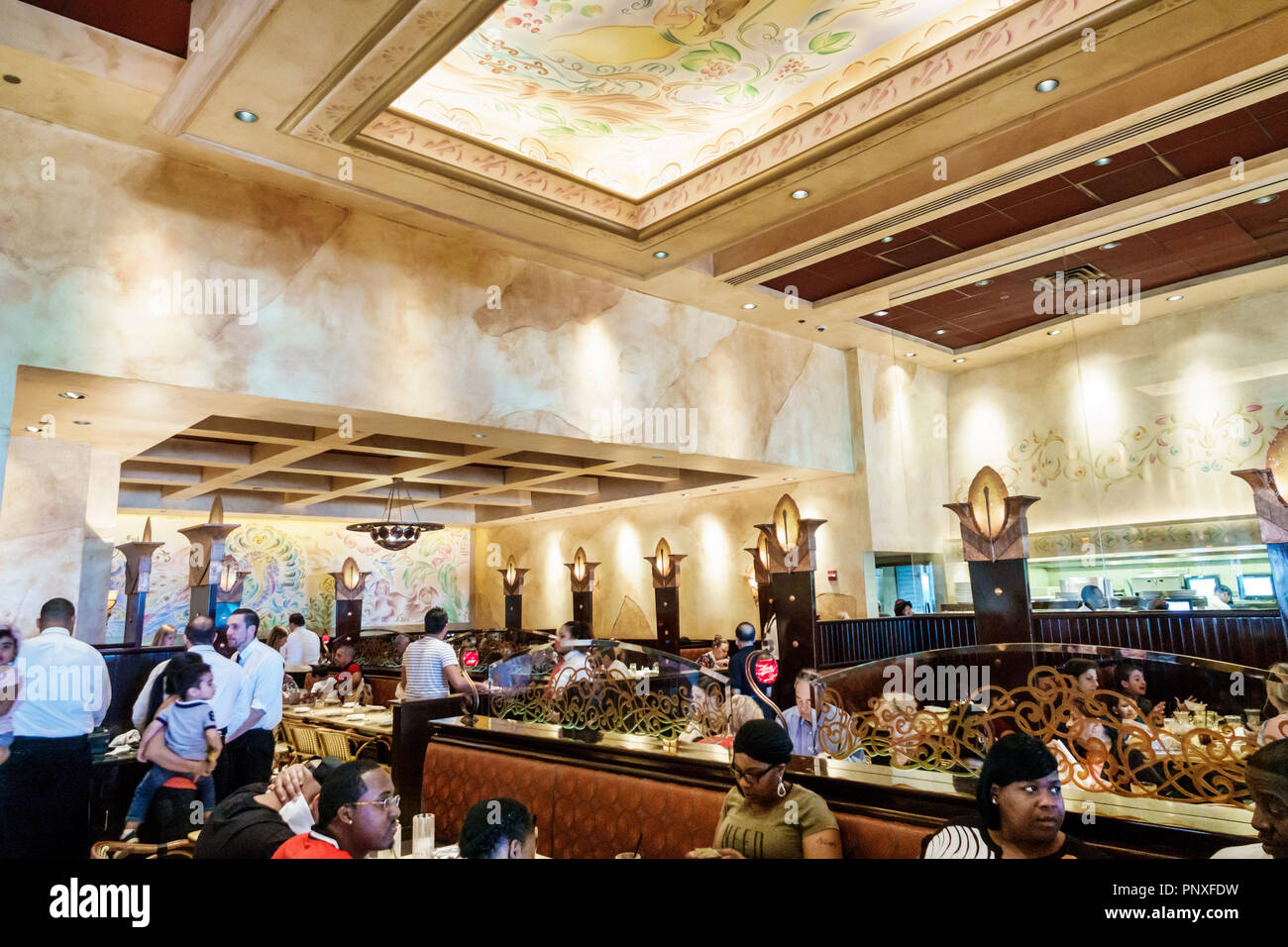 Cheesecake Factory Interior High Resolution Stock Photography and