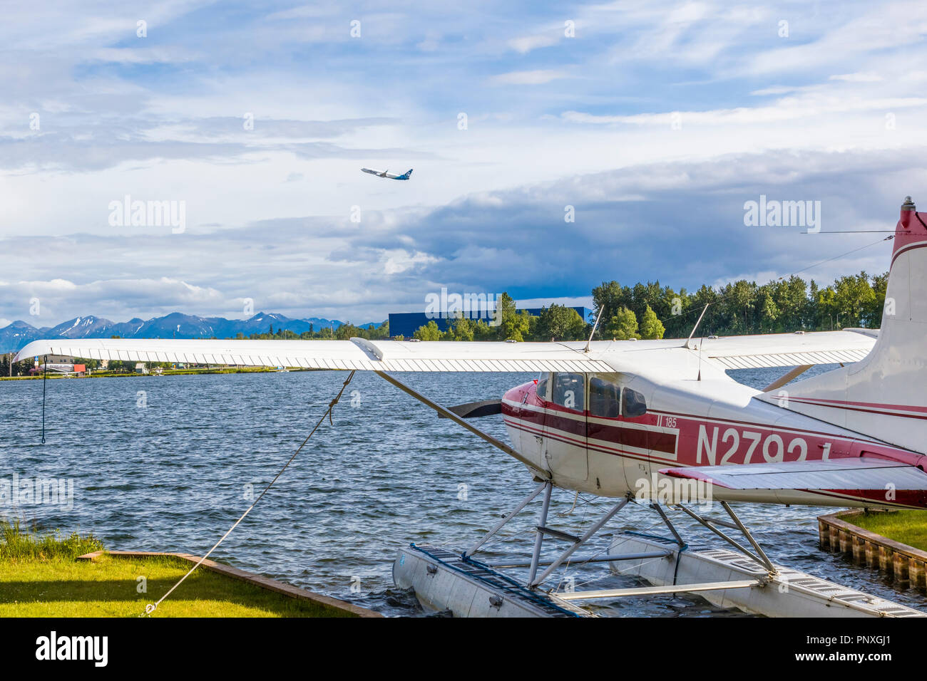 Seaplane or floatplane at Lake Hood Seaplane Base the world's busiest ...