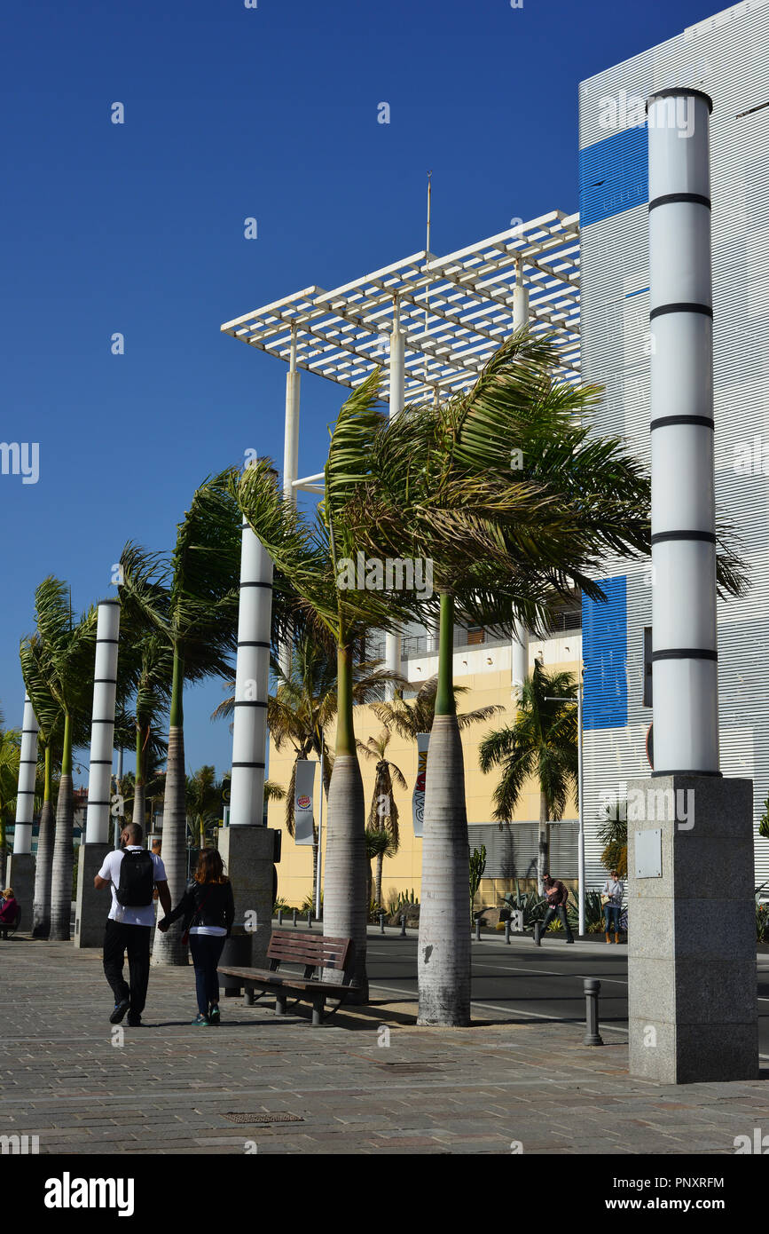 Quayside next to El Muelle shopping center, Las Palmas de Gran Canaria  Stock Photo - Alamy