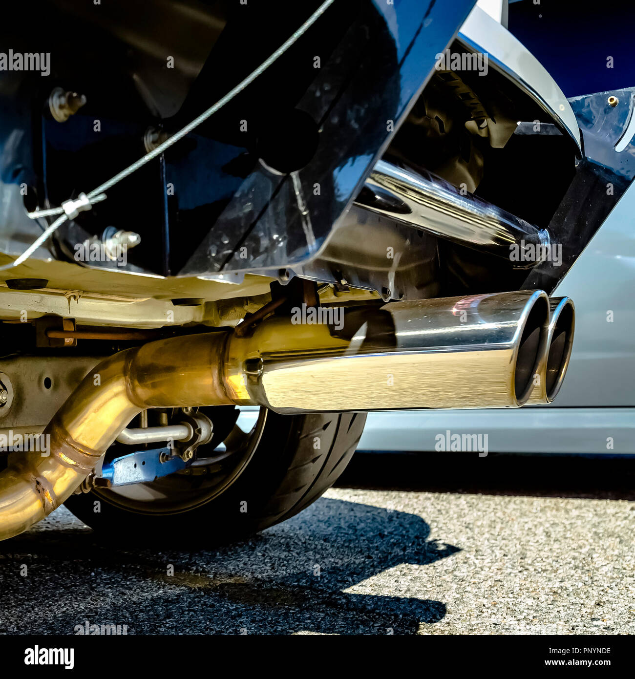 Exhaust Pipe Smoke Stock Photos & Exhaust Pipe Smoke Stock Images Alamy