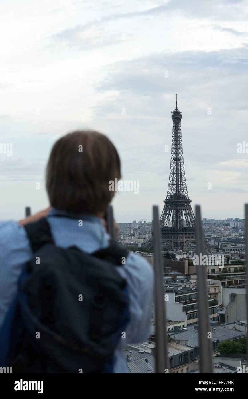 New arc de triomphe hi-res stock photography and images - Alamy