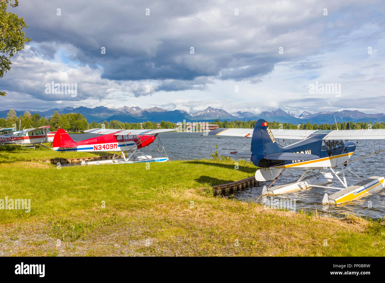 Seaplane or floatplane at Lake Hood Seaplane Base the world's busiest ...