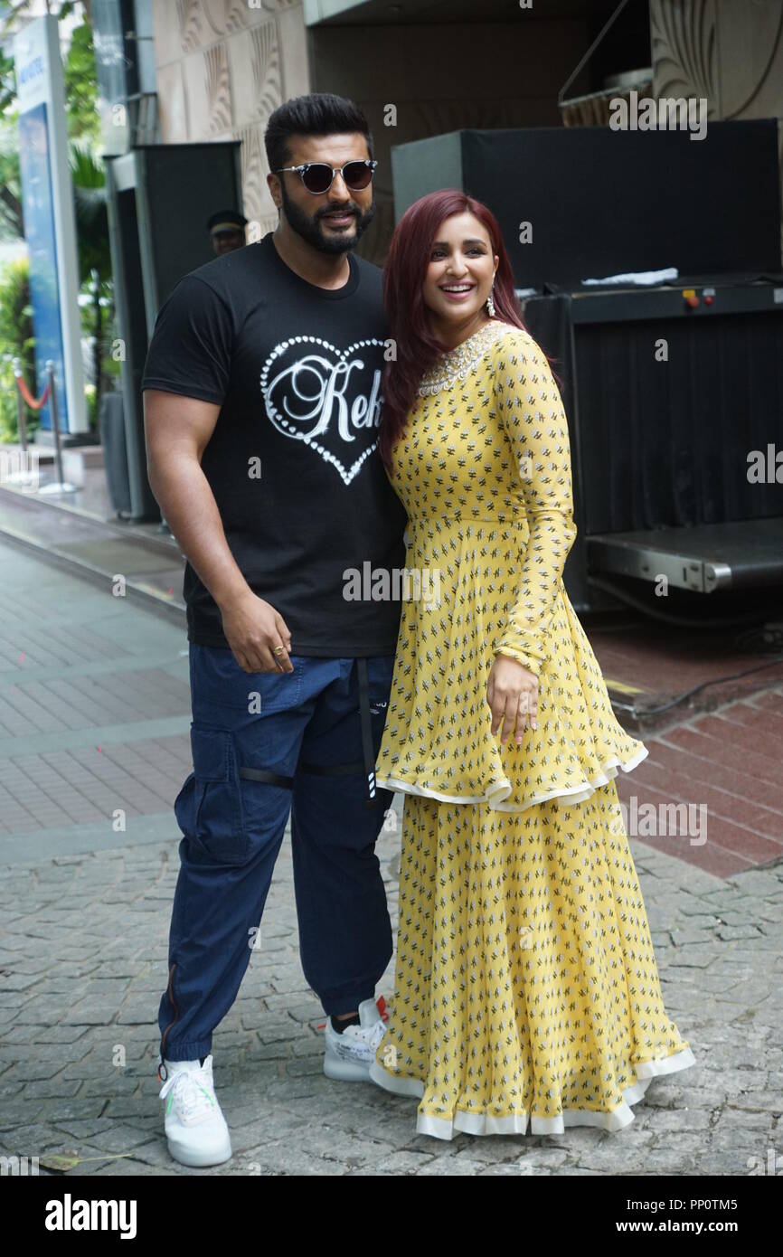 Mumbai, India. 22nd sep 2018: Arjun Kapoor and Parineeti Chopra promotion  the film Namaste england at novotel hotel,juhu on 22nd sep 2018. Credit:  Prodip Guha/Alamy Live News Stock Photo - Alamy, image size:866x1390