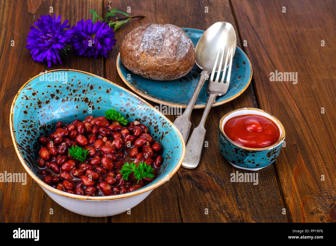 Canned beans in tomato sauce Stock Photo Alamy