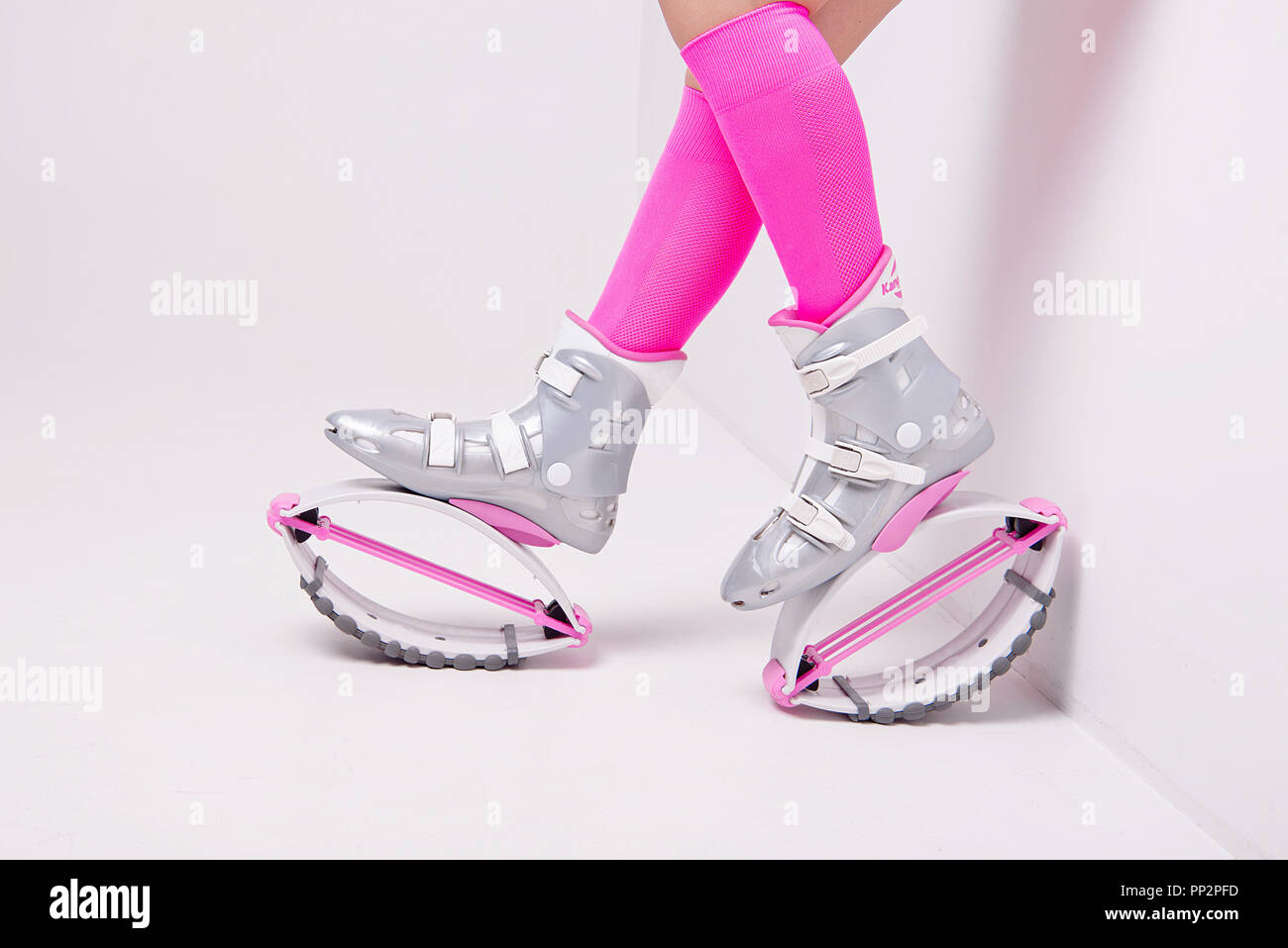 Kangoo Jumps USA Official Site: White Pink XR3se Rebound Boots Shoes S –