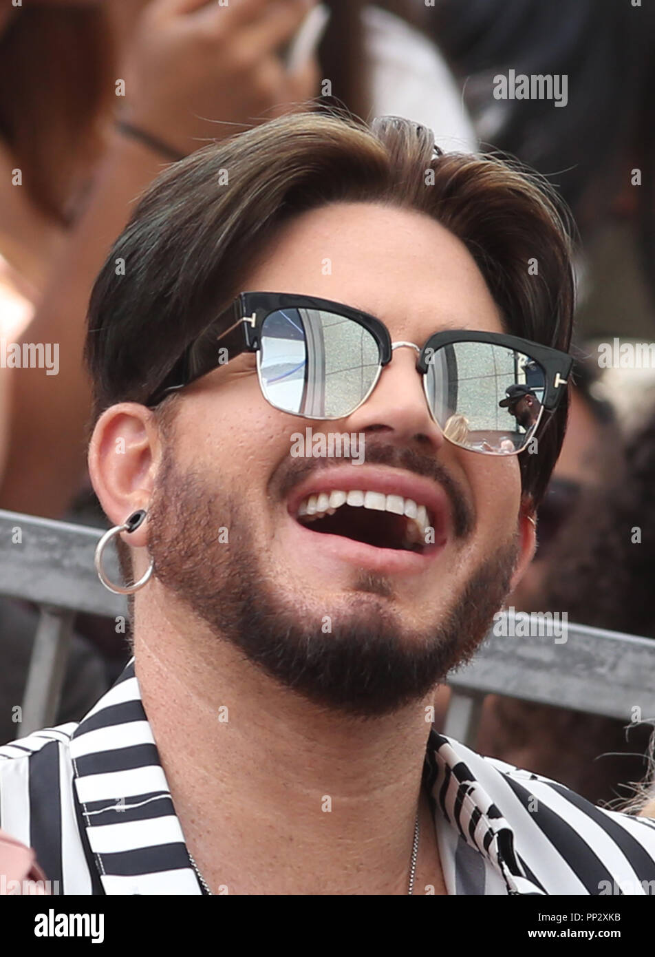 Adam lambert simon cowell hi-res stock photography and images - Alamy