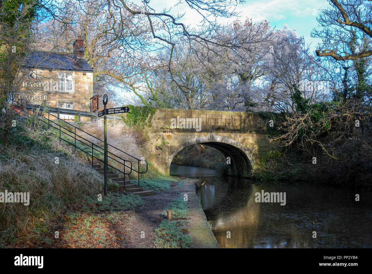 Lancaster Canal and Hand and Dagger Pub, Salwick, Preston, UK Stock