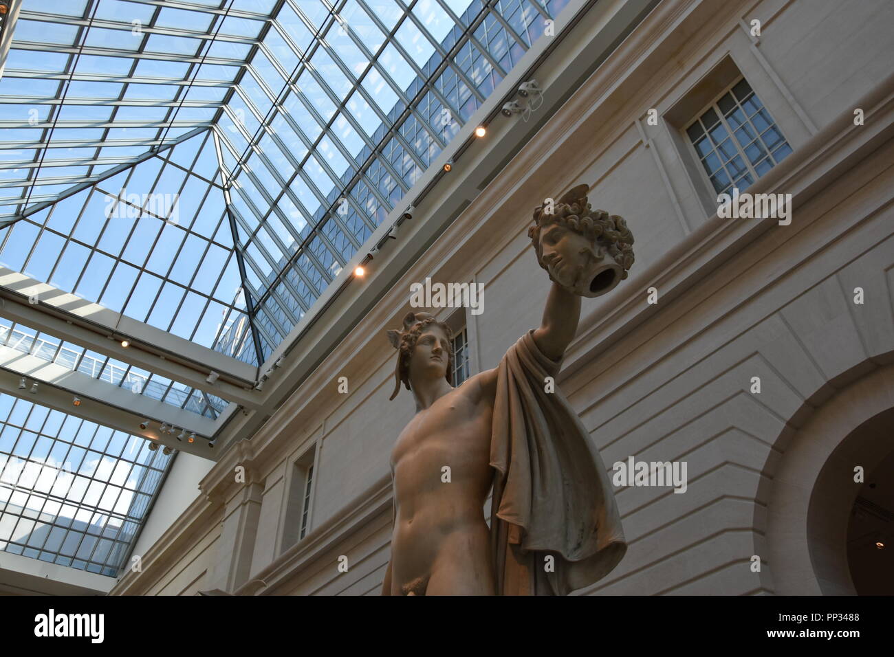 The iconic MET, Metropolitan Museum of Art, in Central Park, New York ...