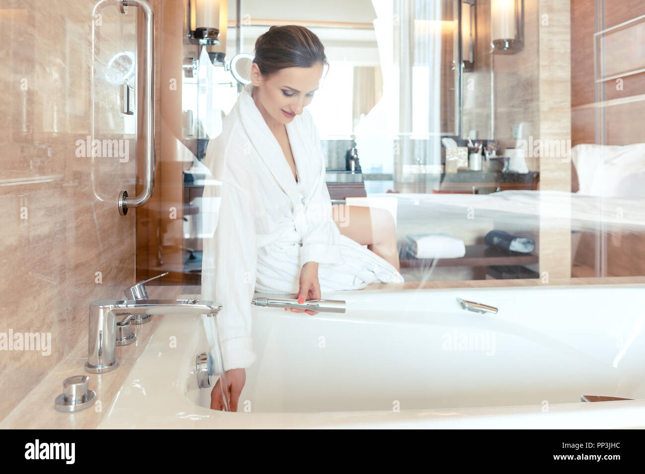 Filling bath tub hi-res stock photography and images - Alamy