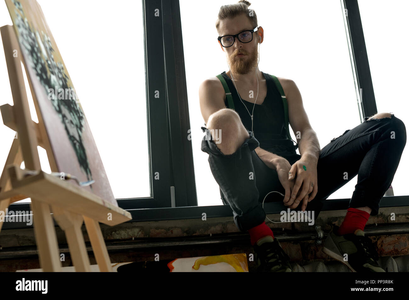 Artist sitting at his easel hi-res stock photography and images - Alamy