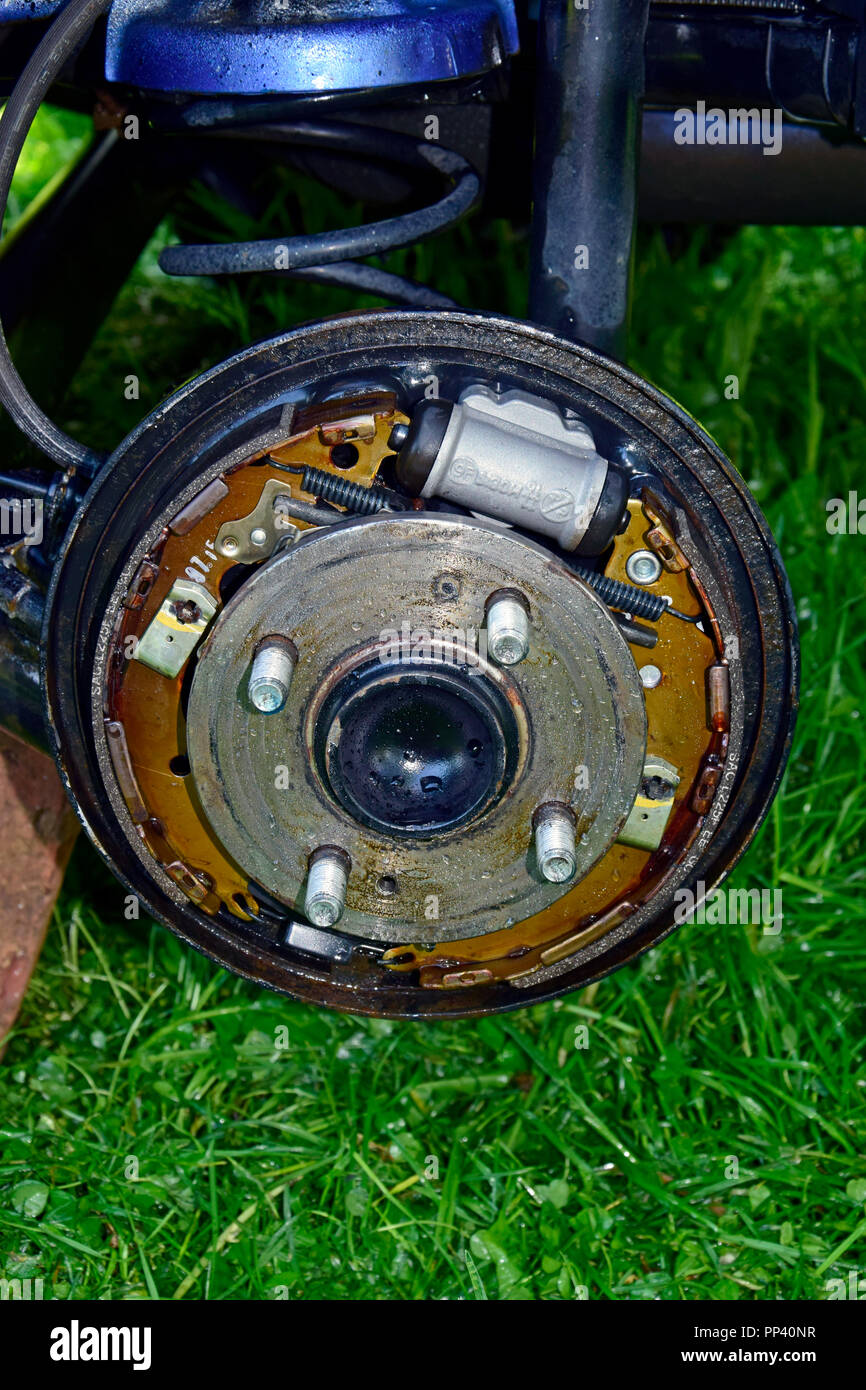 Drum brake hires stock photography and images Alamy