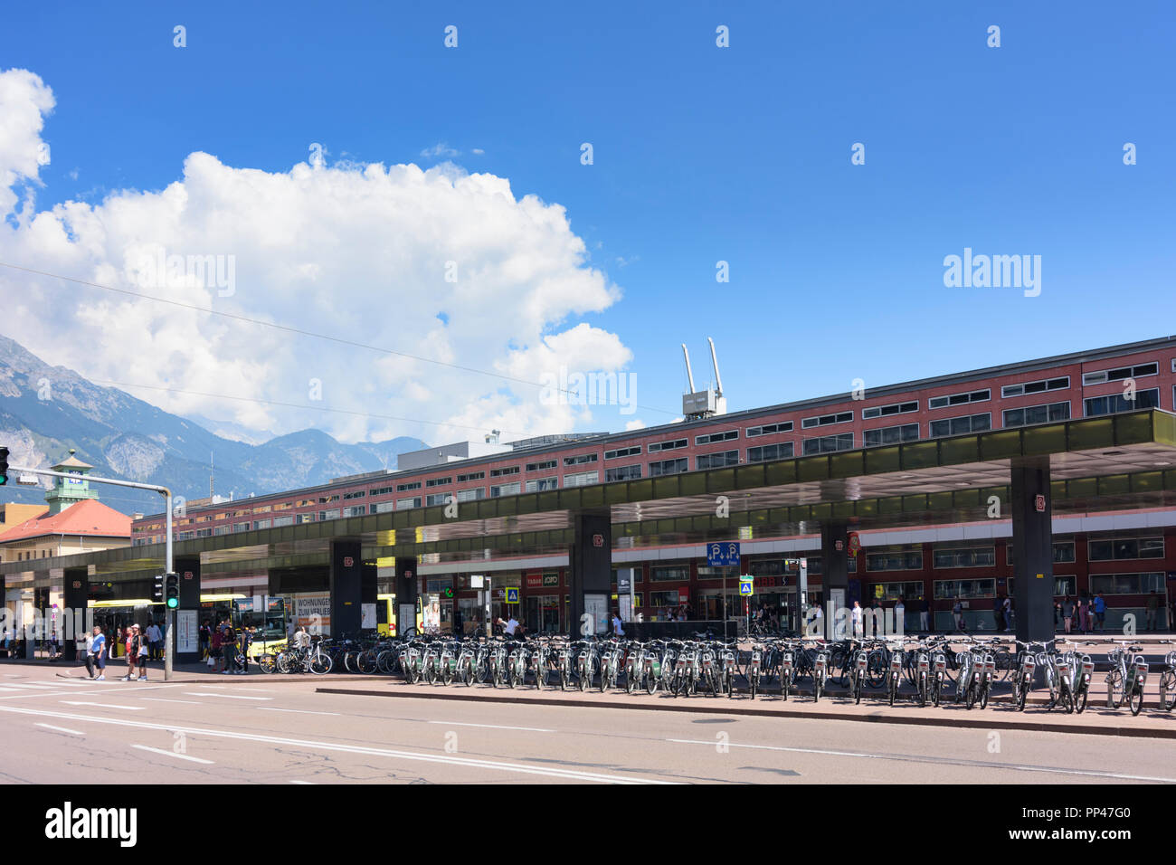 Innsbruck: Hauptbahnhof (main station), Region Innsbruck, Tirol, Tyrol, Austria Stock Photo