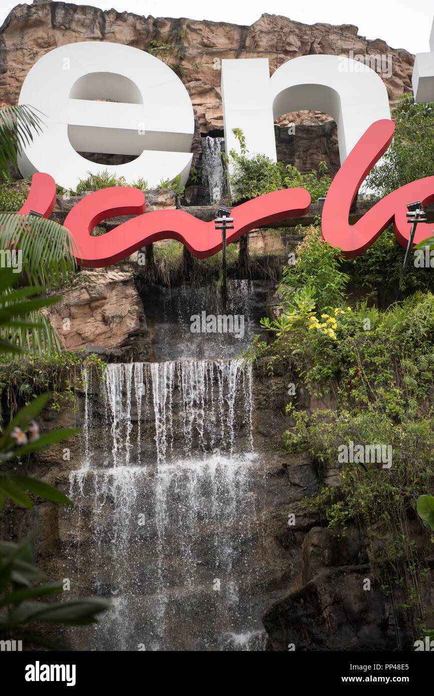 Sentosa Waterfall Sentosa singapore forest hi-res stock photography and images - Alamy