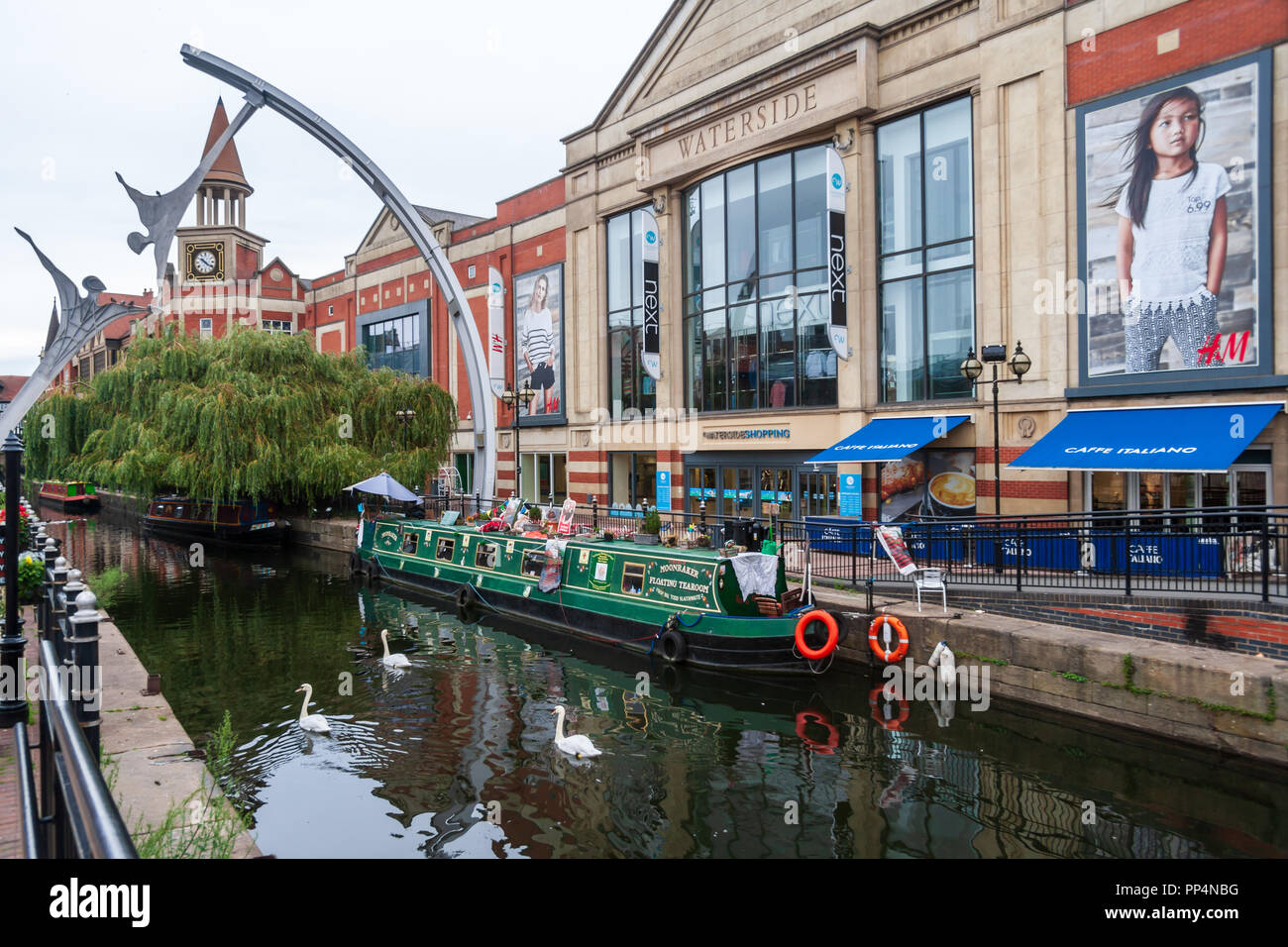 Riverside center hi-res stock photography and images - Alamy