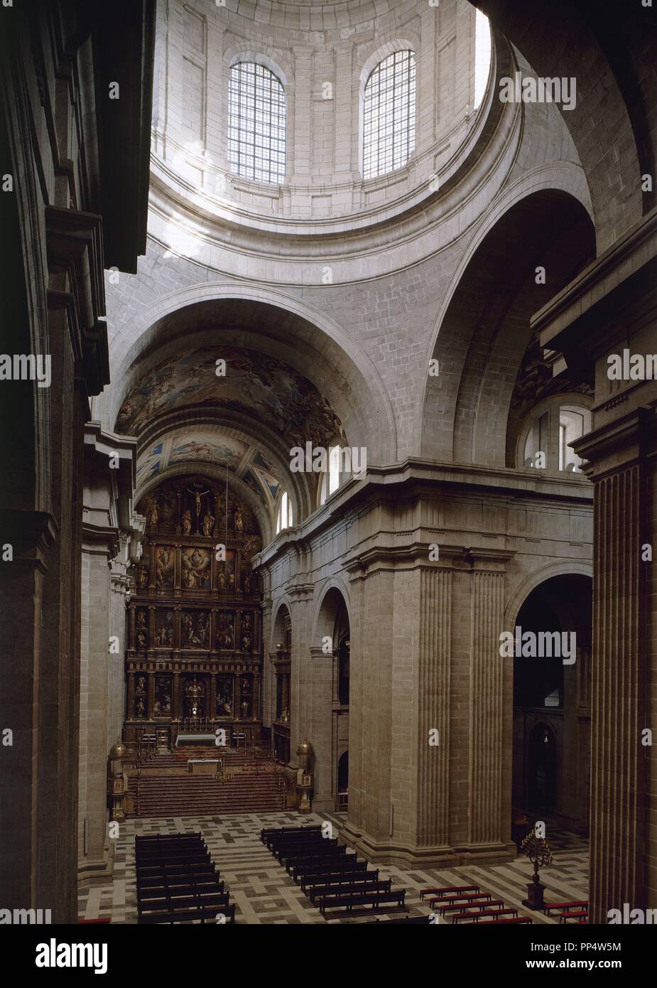 Pechinas INTERIOR DE LA BASILICA - VISTA DE LA CUPULA SOBRE PECHINAS - SIGLO XVI ...