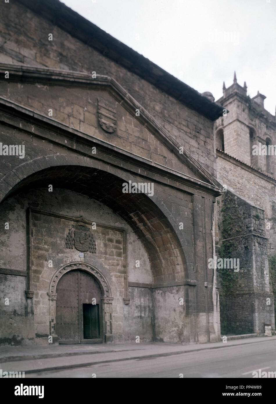 COLEGIATA DE SANTA MARIA LA MAYOR SIGLO XVI. Location COLEGIATA DE