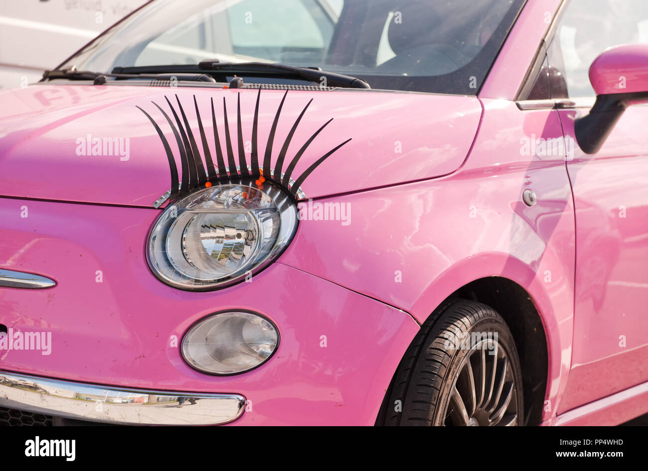 Pink fiat 500 hi-res stock photography and images - Alamy