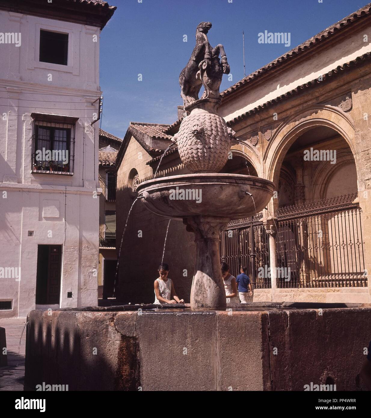 Fuente Renacentista Hi res Stock Photography And Images Alamy fuente-renacentista-hi-res-stock-photography-and-images-alamy