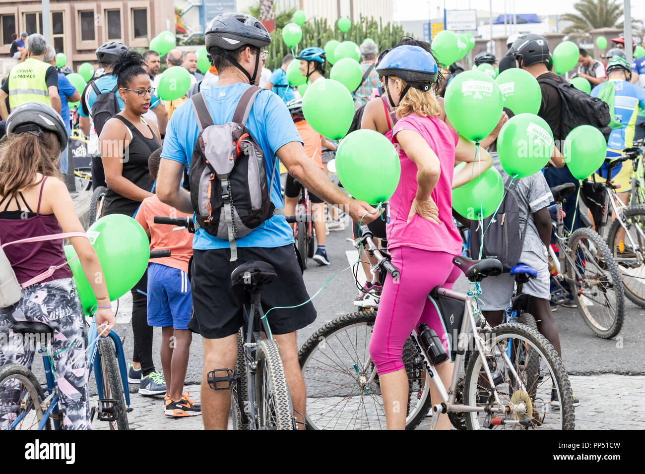 Las Palmas, Gran Canaria, Canary Islands, Spain. 23rd September 2018.  Cyclists and skaters take to traffic free roads as the city motorway is  closed to traffic in Las Palmas as European Mobilty