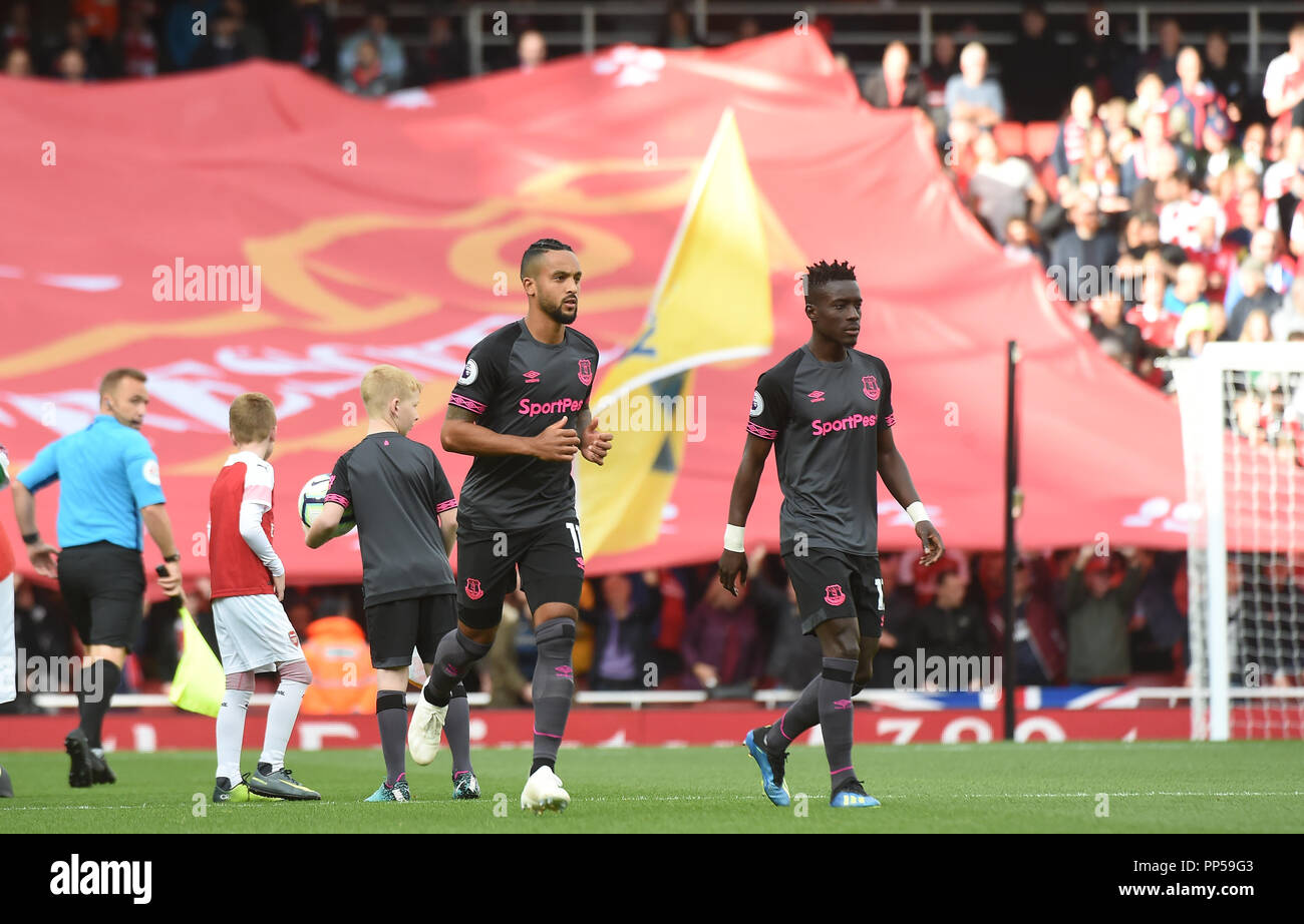 Theo Walcott of Everton in action during the Premier League match