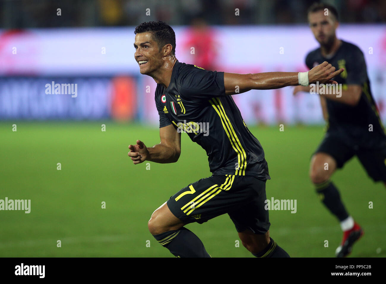 Cristiano ronaldo juventus fc 2018 hi-res stock photography and images ...