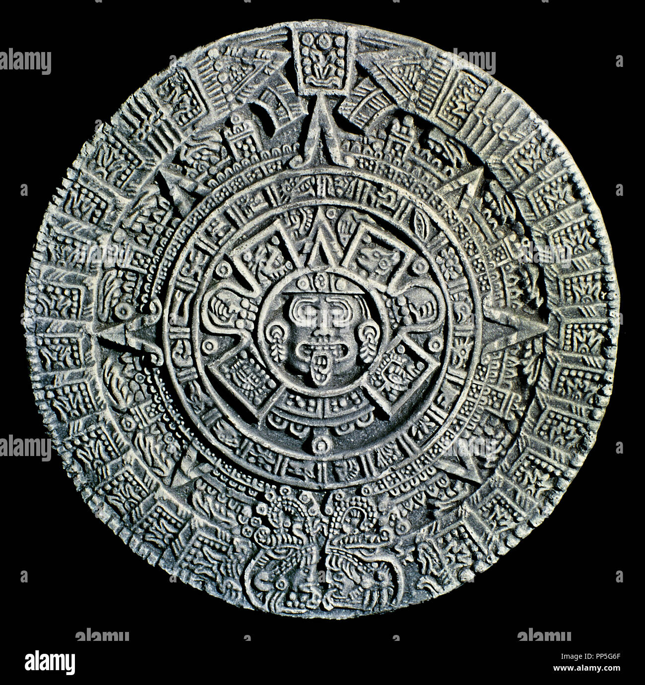 Aztec calendar hi-res stock photography and images - Page 2 Aztec calendar hi-res stock photography and images - Page 2