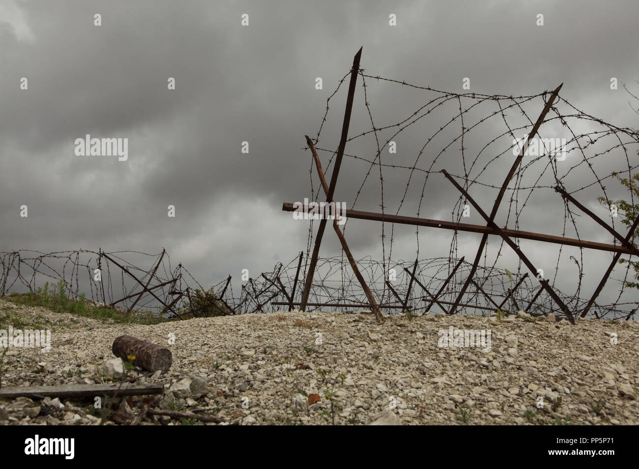 Ww1 Battlefield Barbed Wire High Resolution Stock Photography and Images Alamy
