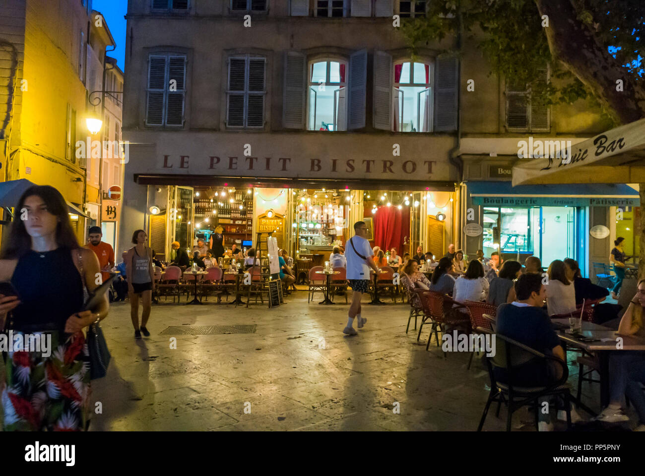 People Sharing Meals In Local French Restaurant High Resolution Stock Photography And Images Alamy