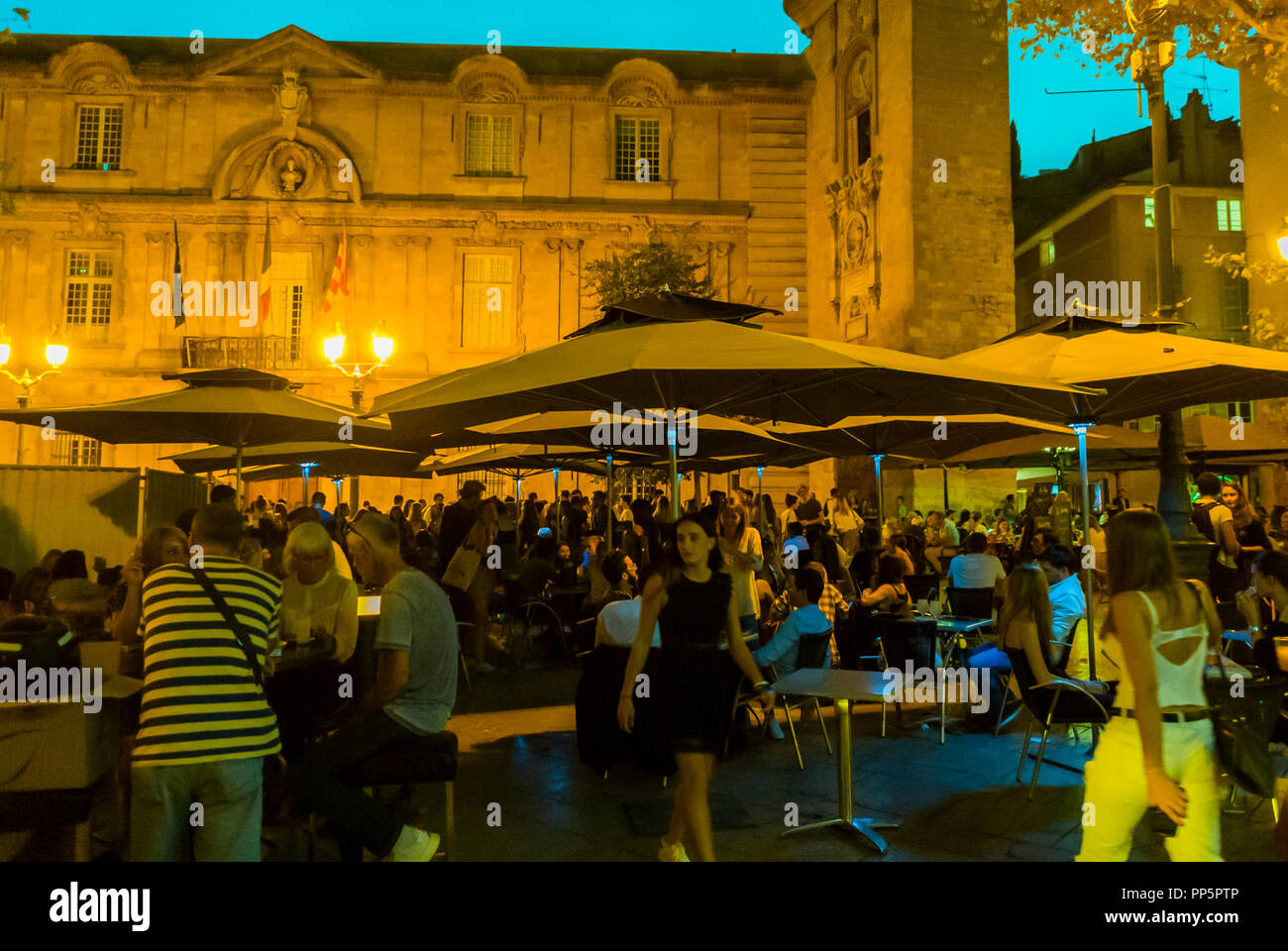 People Sharing Meals In Local French Restaurant High Resolution Stock Photography And Images Alamy