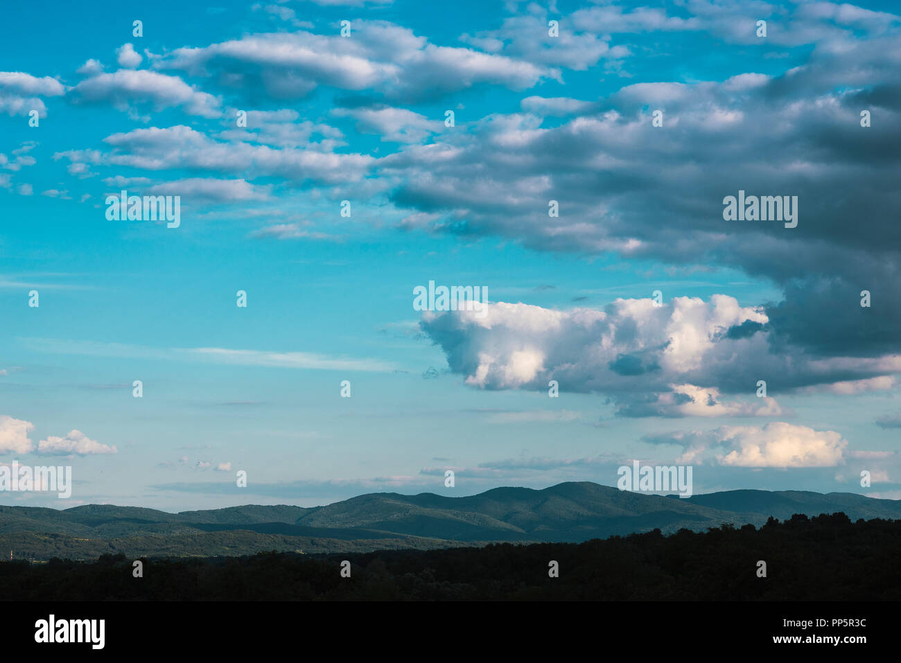 Distant view with sky and clouds hi-res stock photography and images ...