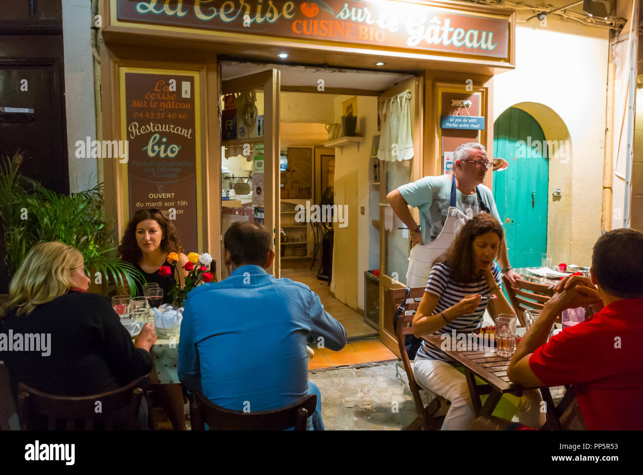 Aix En Provence France People Sharing Meals In Local French Restaurant La Cerise Sur Le Gateau Natural Foods Local Neighbourhoods Authentic French Lifestyle Stock Photo Alamy