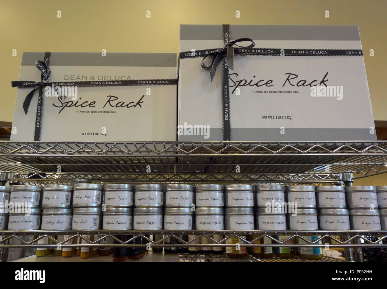 The upscale grocery store of Dean & DeLuca in Napa Valley, St Helena  CA Stock Photo