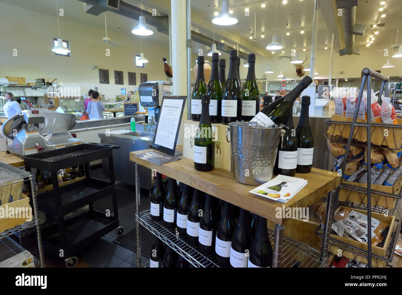 The upscale grocery store of Dean & DeLuca in Napa Valley, St Helena  CA Stock Photo