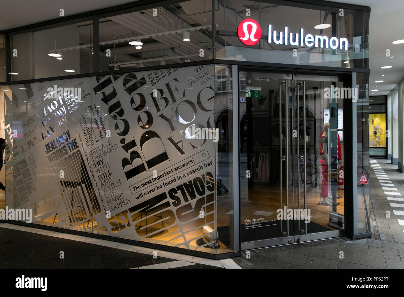 Lululemon logo hi-res stock photography and images - Alamy