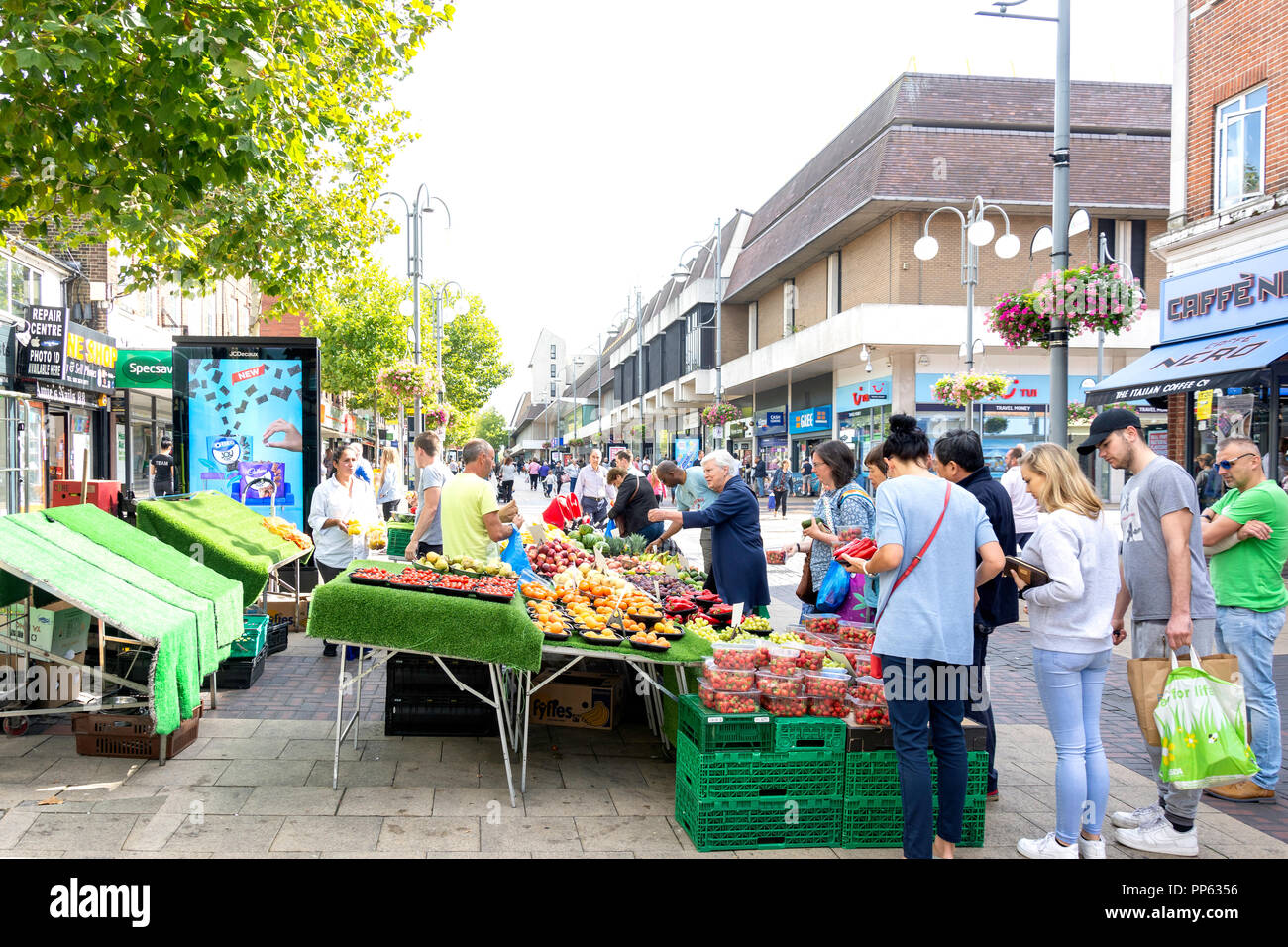 The broadway bexleyheath hi-res stock photography and images - Alamy