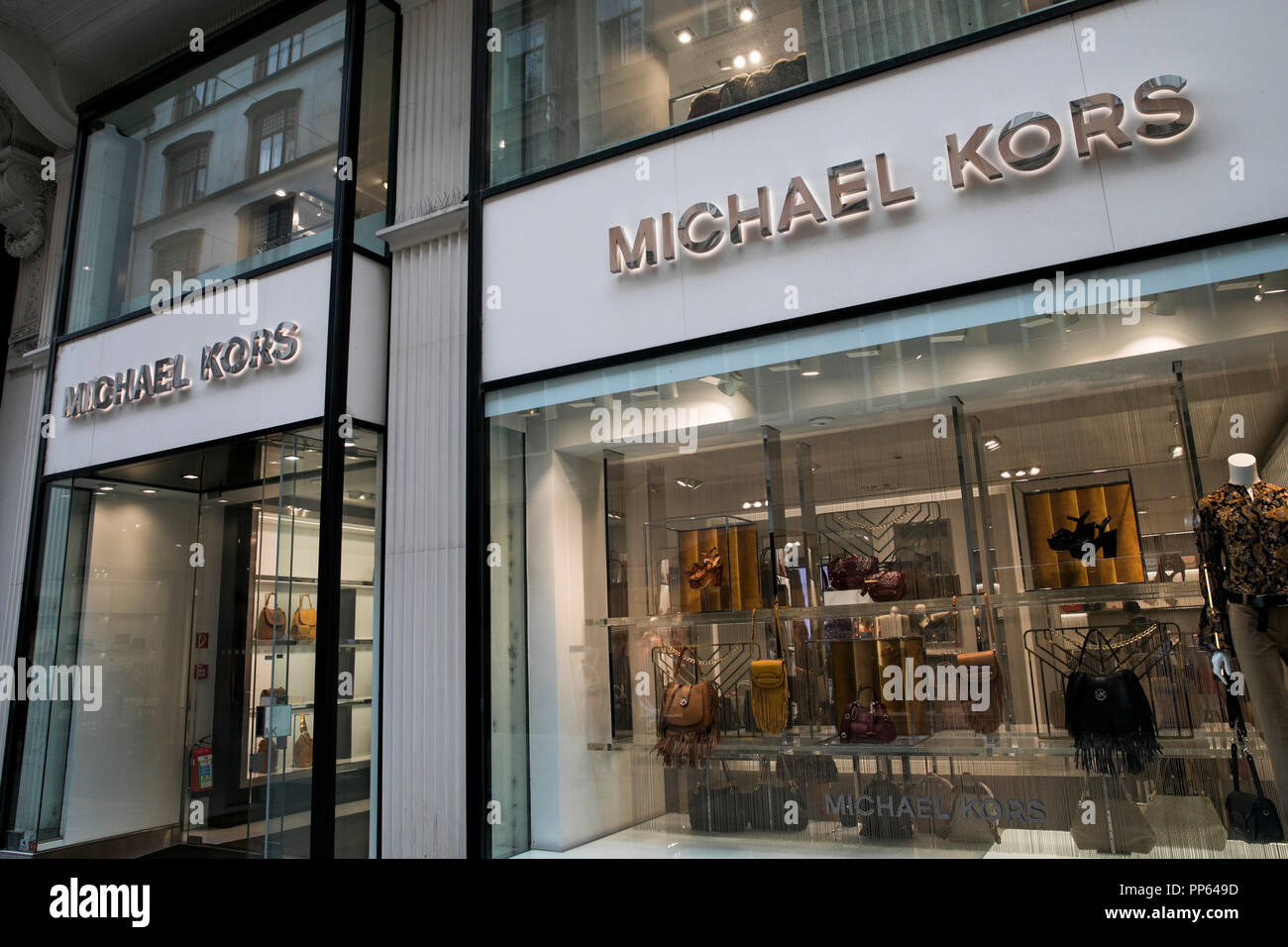 Michael Kors Store Hi-res Stock Photography And Images Alamy |  